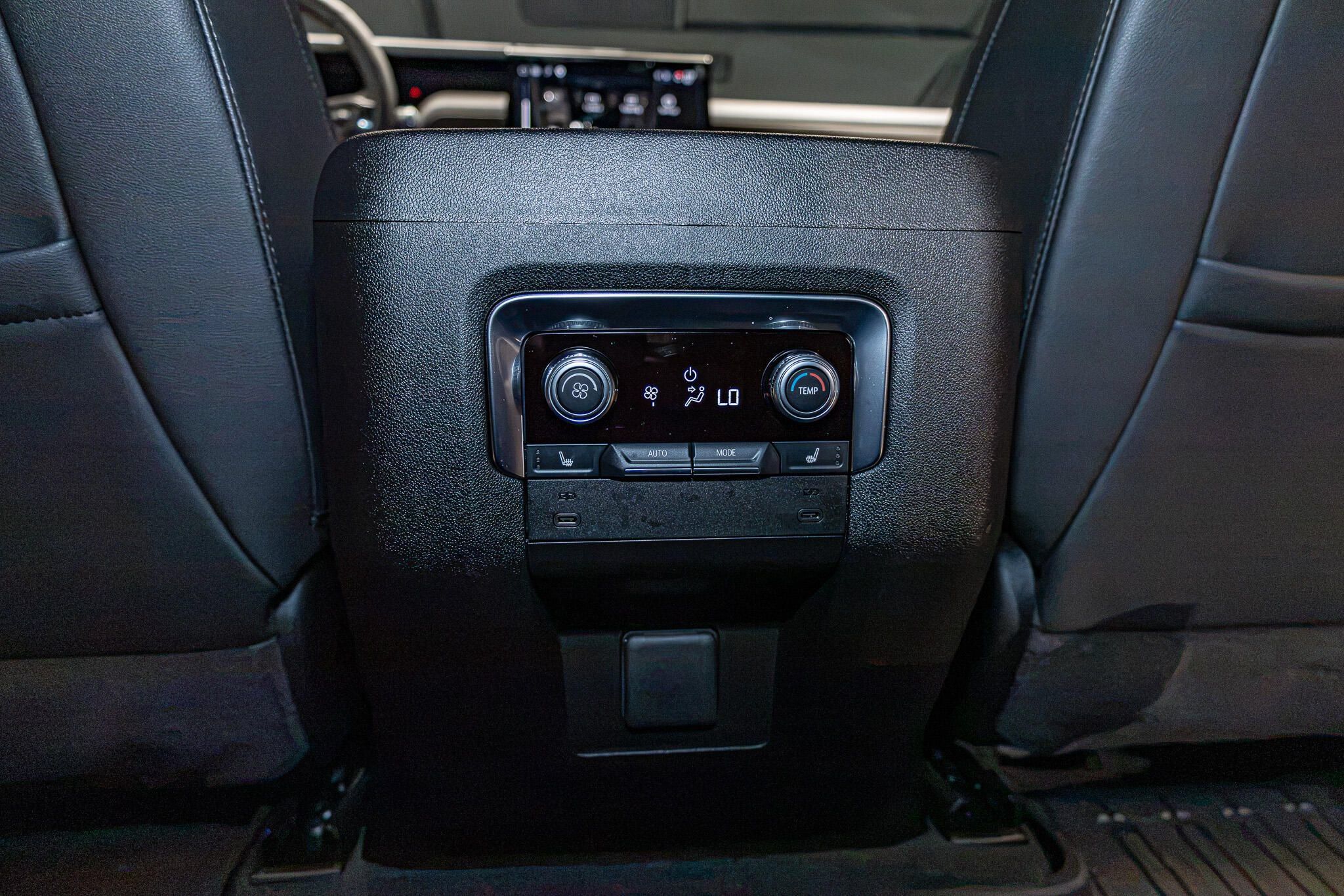 Used 2026 GMC Yukon AT4 AWD/4WD image 25
