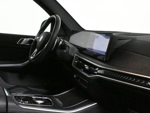 Used 2025 BMW X5 xDrive50e w/ Parking Assistance Package image 32