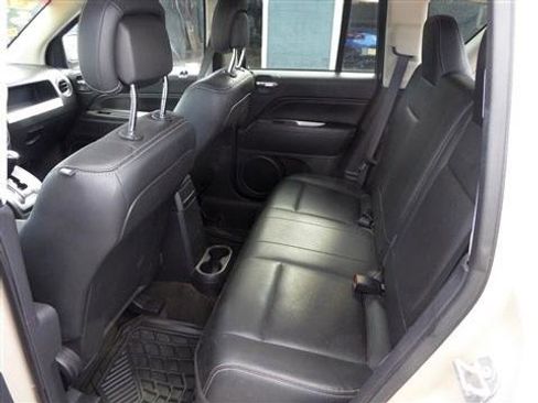Used 2017 Jeep Compass High Altitude FWD image 17