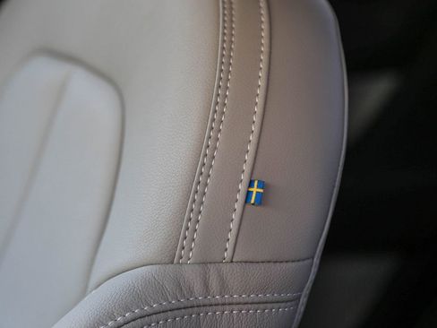 New 2026 Volvo XC40 B5 Plus w/ Protection Package Premier image 24