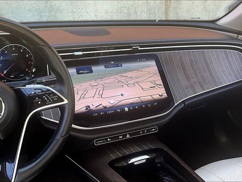 Used 2025 Mercedes-Benz E 350 Sedan image 9