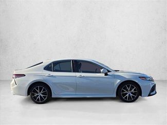 Used 2023 Toyota Camry SE video 4