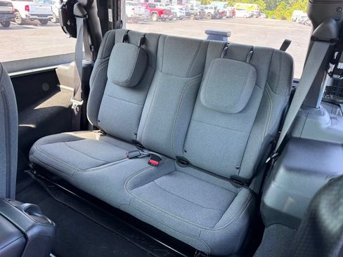 Used 2025 Jeep Wrangler Sport AWD/4WD image 25