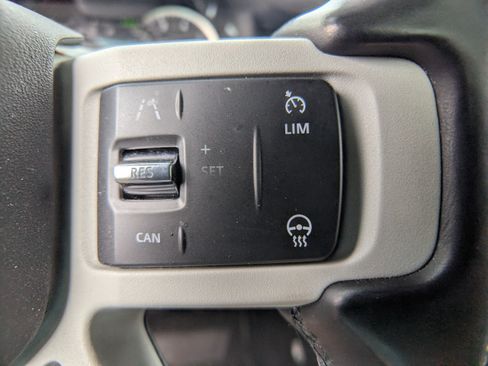 Used 2022 Land Rover Defender 110 X-Dynamic SE AWD/4WD image 27