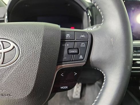 Used 2025 Toyota Camry SE FWD image 23