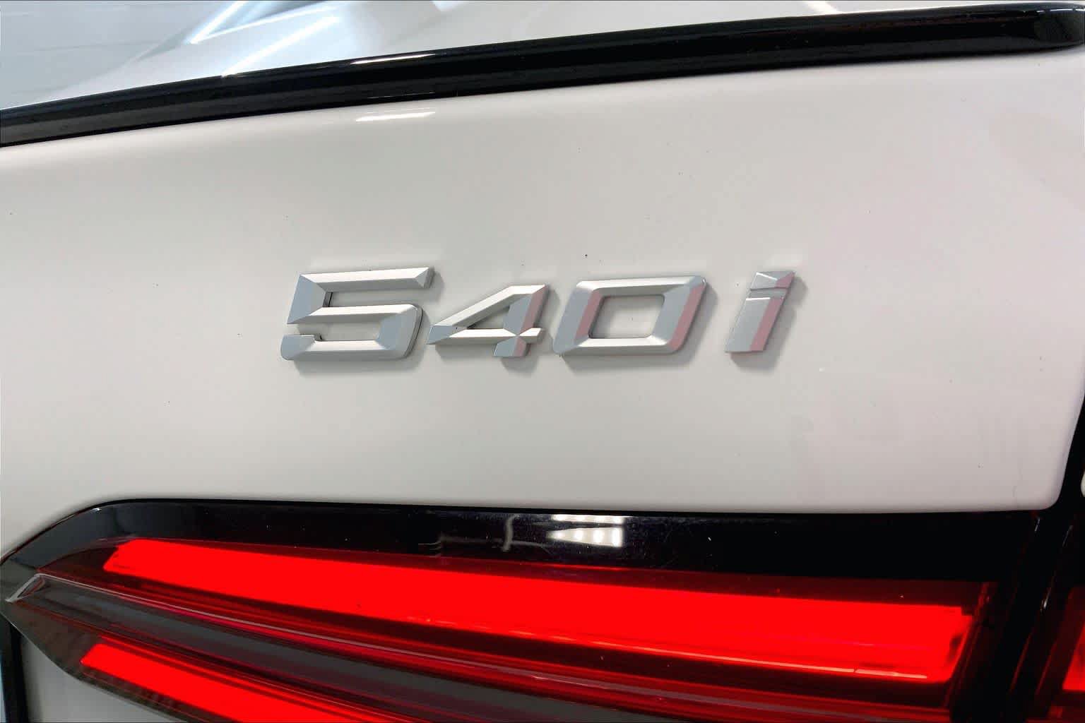 Used 2024 BMW 540i xDrive w/ Executive Package AWD/4WD image 29
