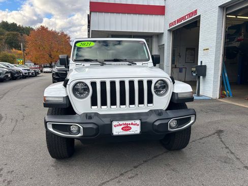 Used 2021 Jeep Wrangler Unlimited Sahara image 3