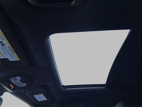 Certified 2023 Chevrolet TrailBlazer RS w/ Sun and Liftgate Package image 29