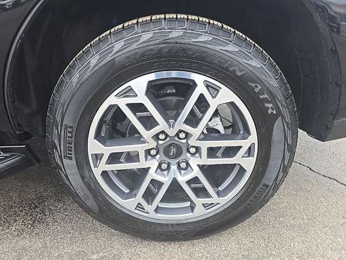 Used 2025 Ford Expedition Active image 43