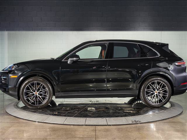 Certified 2026 Porsche Cayenne AWD/4WD image 2