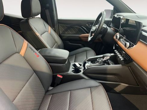 Used 2024 GMC Canyon AT4 w/ AT4 Premium Package image 15