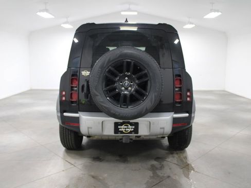 Used 2024 Land Rover Defender 110 S image 8