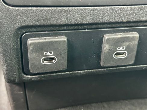 Used 2024 Jaguar F-PACE R-Dynamic S image 22