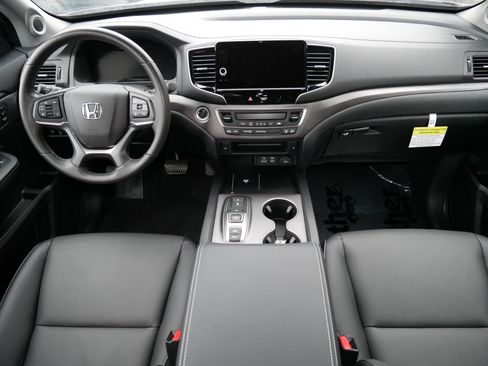 Certified 2025 Honda Ridgeline RTL image 10