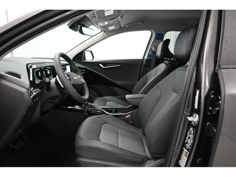 New 2026 Kia Niro EX FWD image 17