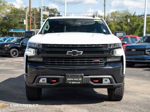 Used 2021 Chevrolet Silverado 1500 LT Trail Boss image 2