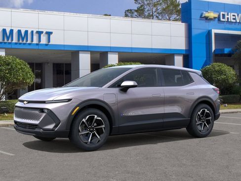 New 2026 Chevrolet Equinox EV LT image 2