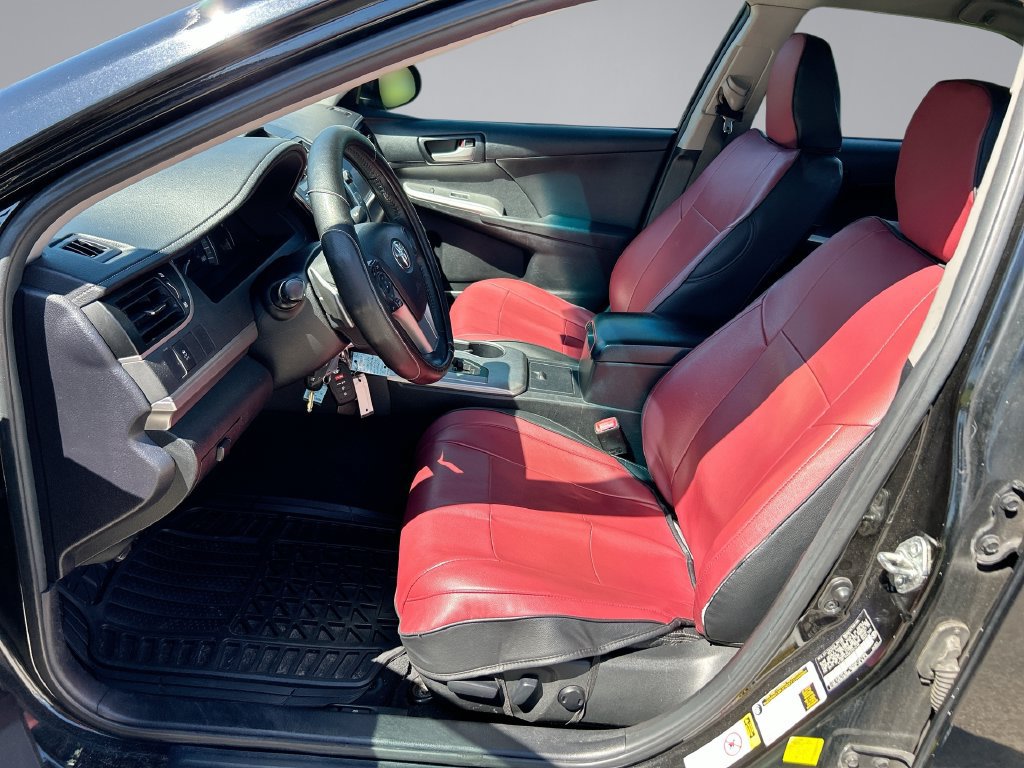 Used 2014 Toyota Camry SE FWD image 11