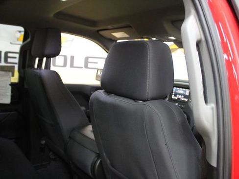Used 2022 Chevrolet Silverado 1500 Custom w/ Safety Confidence Package AWD/4WD image 10