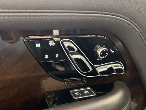 Used 2019 Land Rover Range Rover HSE image 32