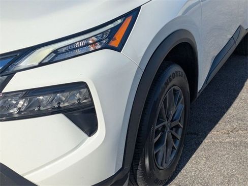 Used 2024 Nissan Rogue S image 10