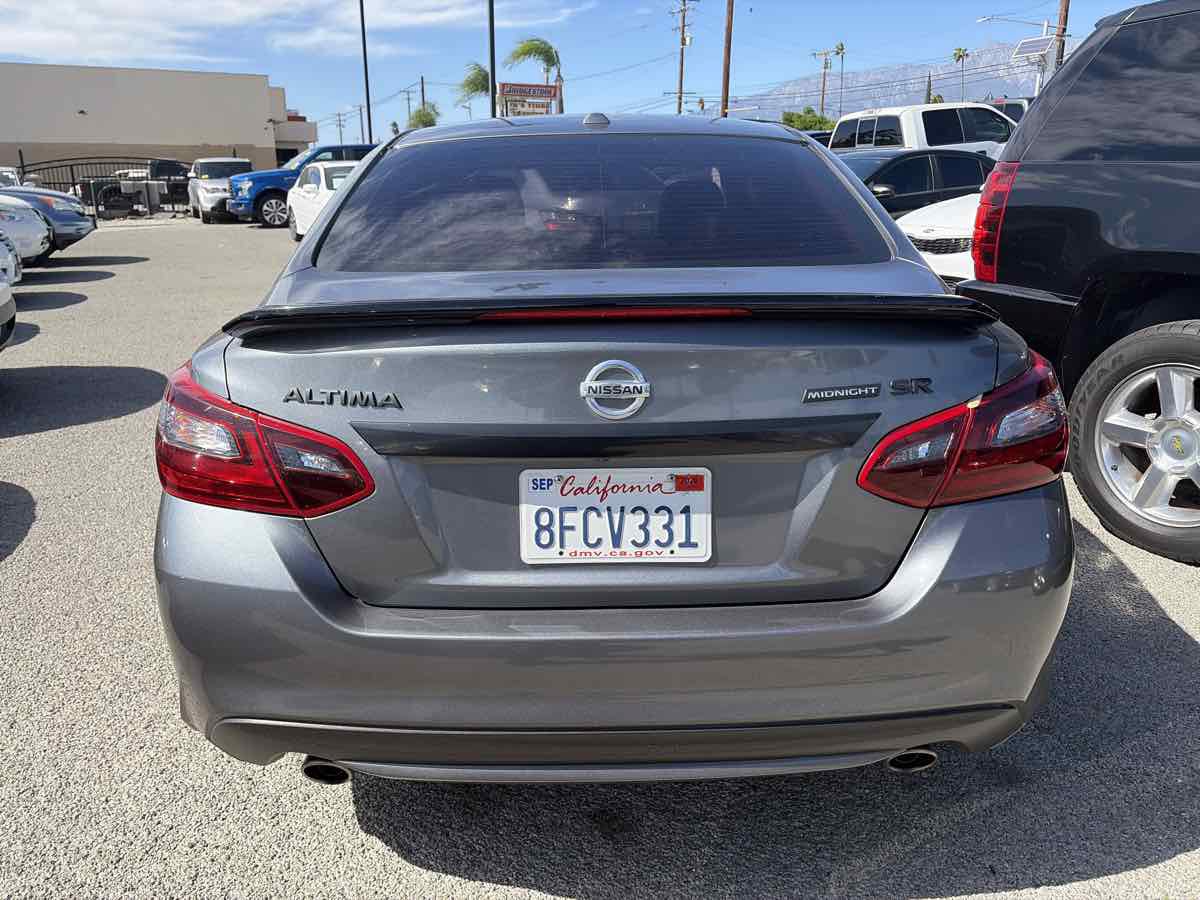 Used 2018 Nissan Altima 2.5 SR w/ SR Midnight Edition FWD image 4