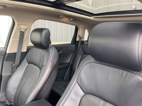 Used 2023 Lincoln Nautilus Reserve w/ Equipment Group 202A image 9