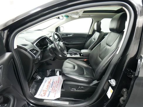 Used 2019 Ford Edge Titanium w/ Cold Weather Package AWD/4WD image 16