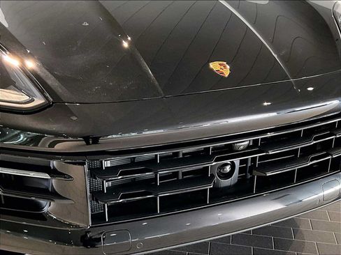 New 2026 Porsche Cayenne Coupe AWD/4WD image 30