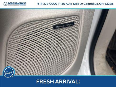 Used 2022 Chrysler Pacifica Limited image 19