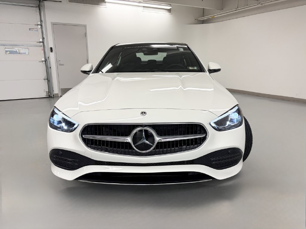 Used 2025 Mercedes-Benz C 300 4MATIC Sedan image 4