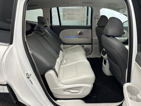 New 2026 Hyundai Ioniq 9 SEL image 16