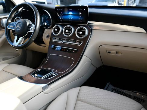 Used 2021 Mercedes-Benz GLC 300 4MATIC image 26