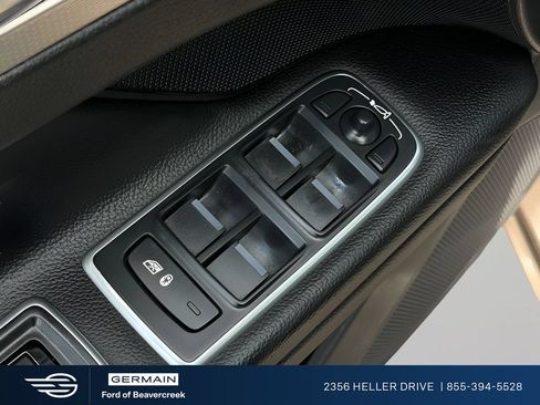 Used 2017 Jaguar XF Premium AWD/4WD image 13