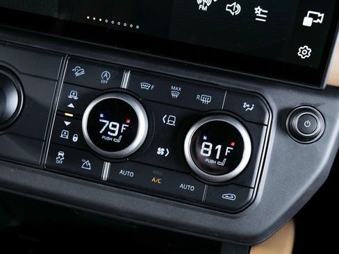 New 2026 Land Rover Defender 130 X-Dynamic SE image 17