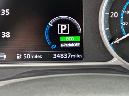 Certified 2023 Nissan Leaf SV Plus image 31