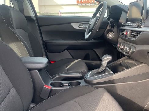 Used 2023 Kia Forte LXS image 9