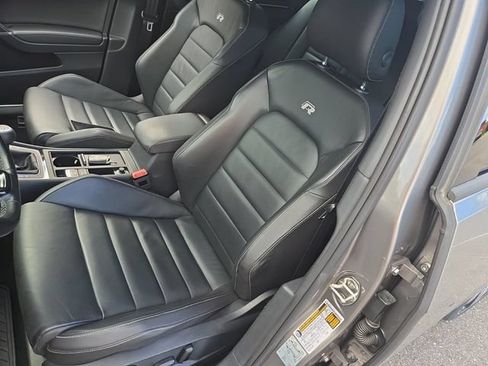 Used 2017 Volkswagen Golf R 4-Door AWD/4WD image 12