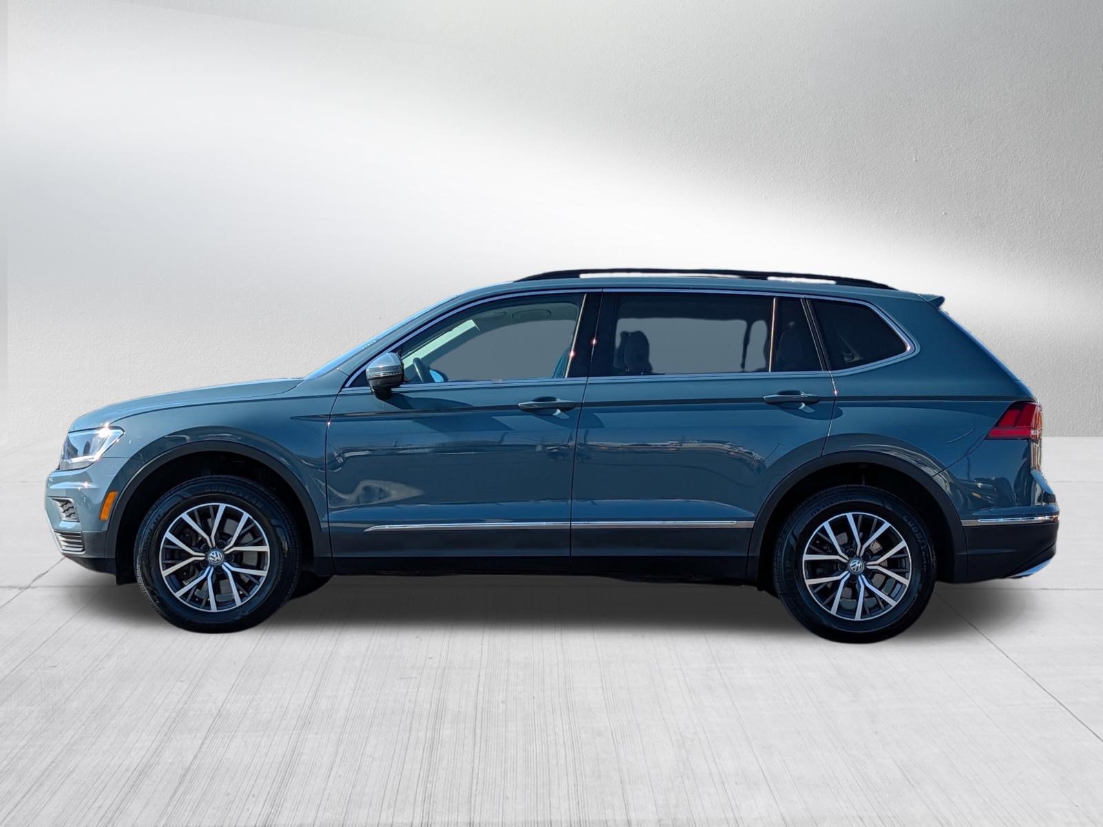 Used 2020 Volkswagen Tiguan SE w/ Panoramic Sunroof Package AWD/4WD image 4