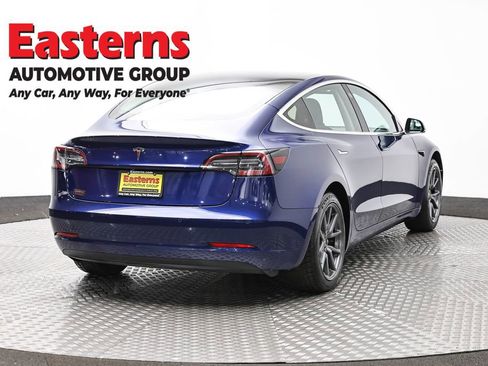 Used 2018 Tesla Model 3 Mid Range image 5