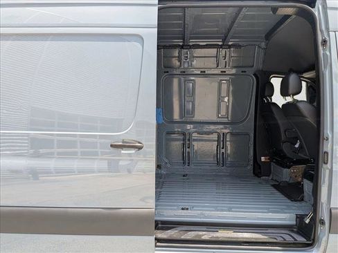 Used 2023 Mercedes-Benz Sprinter 2500 w/ Acoustic Package image 19