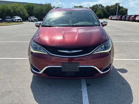 Used 2020 Chrysler Pacifica Limited w/ Advanced Safetytec Group FWD image 8
