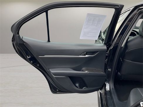 Used 2023 Toyota Camry SE image 25