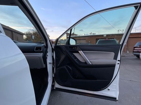 Used 2018 Subaru Forester 2.5i w/ Alloy Wheel Package image 11