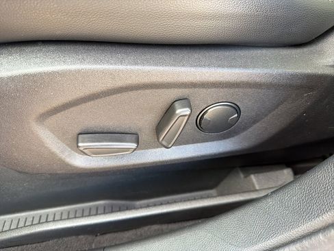 Used 2022 Ford Edge SEL w/ Convenience Package image 18