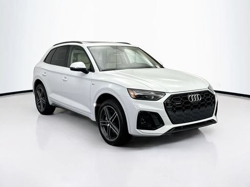 Used 2023 Audi Q5 e Premium Plus w/ Premium Plus Package AWD/4WD image 3
