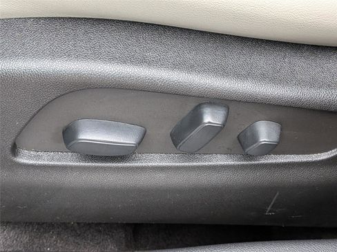 Used 2021 Cadillac XT4 Premium Luxury image 21