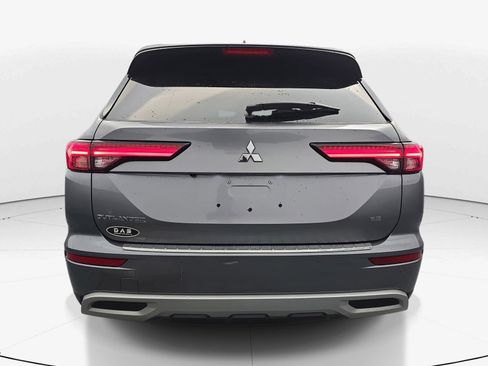 Used 2024 Mitsubishi Outlander SE FWD image 7