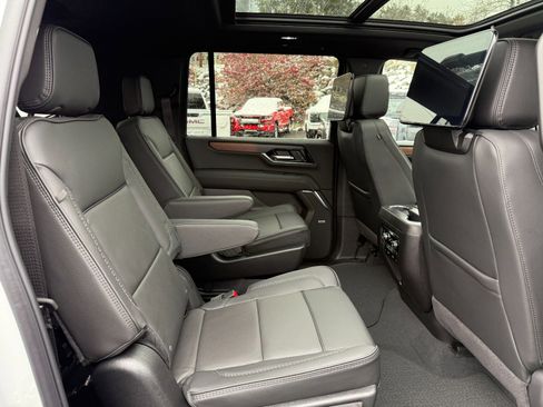 New 2026 GMC Yukon XL Denali image 22