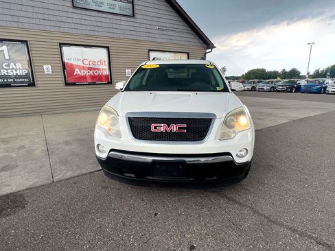 Used 2011 GMC Acadia SLE image 2